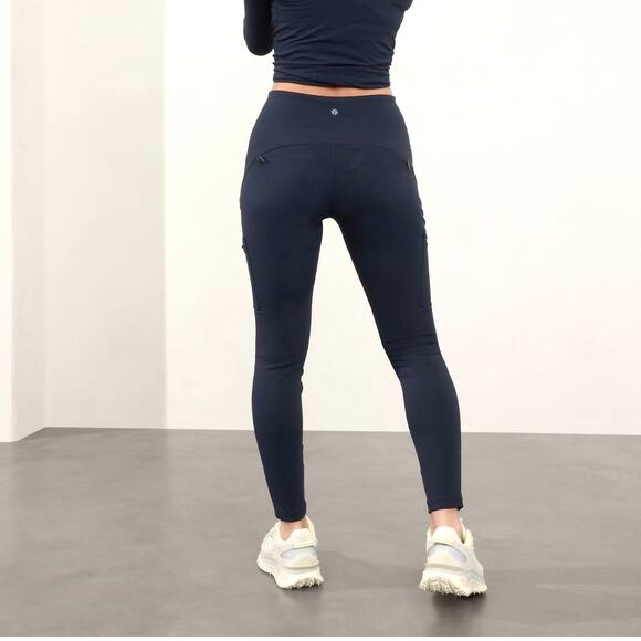 Athleta Headlands Hybrid High Rise Cargo Legging 10 Tall Navy Blue Womens Pants